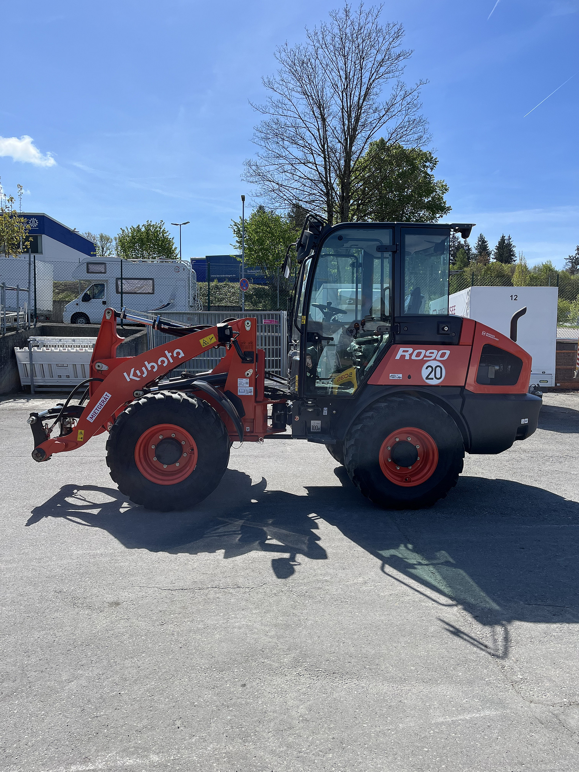 Kubota R 090